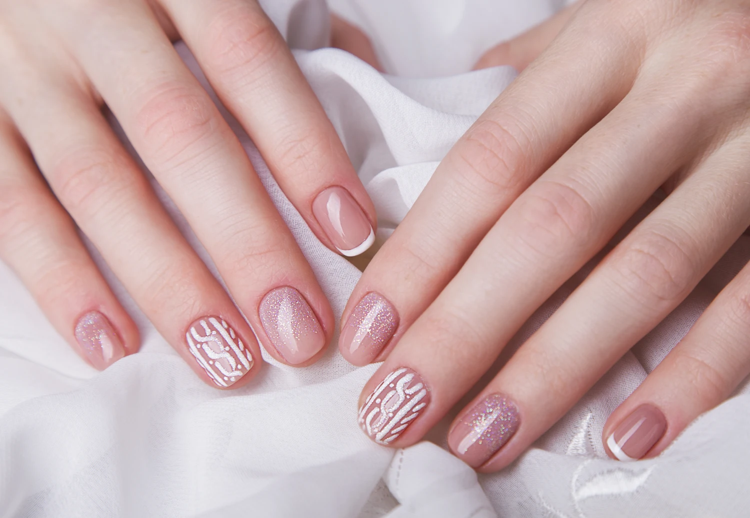 Which Nails Are Stronger, Safer, and Sexier? The Battle: Hard Gel Nails vs Acrylic