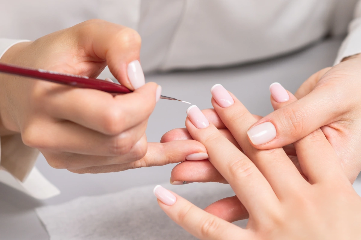 Modern French Manicure: The Elegant Comeback You Didn’t Know You Needed